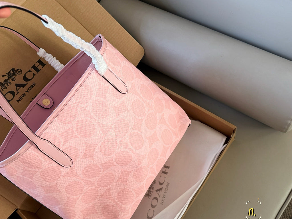 Preloved COACH city tote bag NWOT CAL49