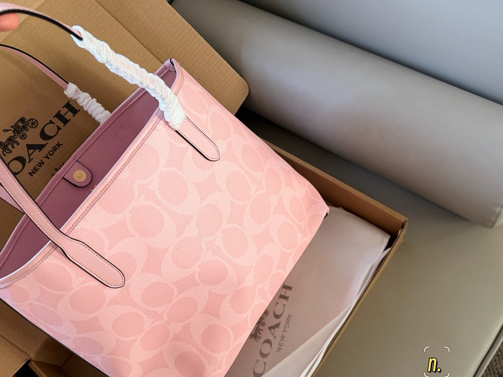 Preloved COACH city tote bag NWOT CAL49