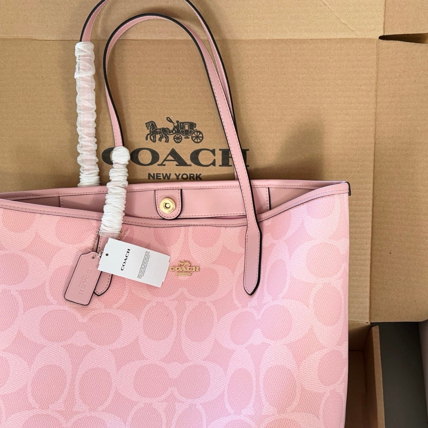 Preloved COACH city tote bag NWOT CAL49
