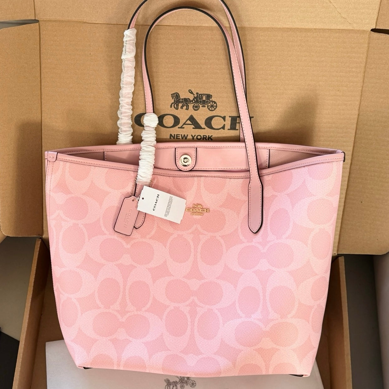 Preloved COACH city tote bag NWOT CAL49
