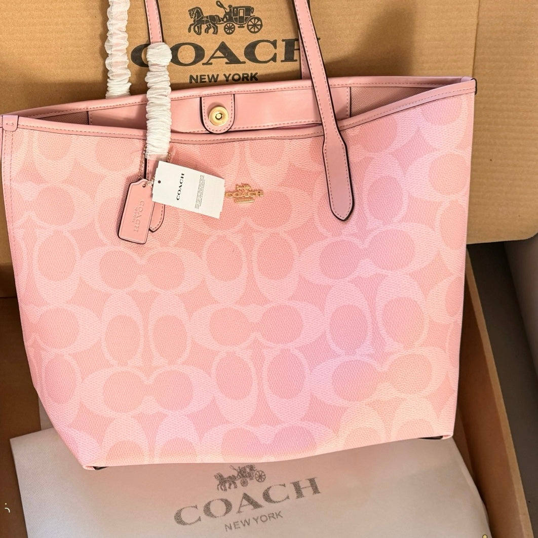 Preloved COACH city tote bag NWOT CAL49