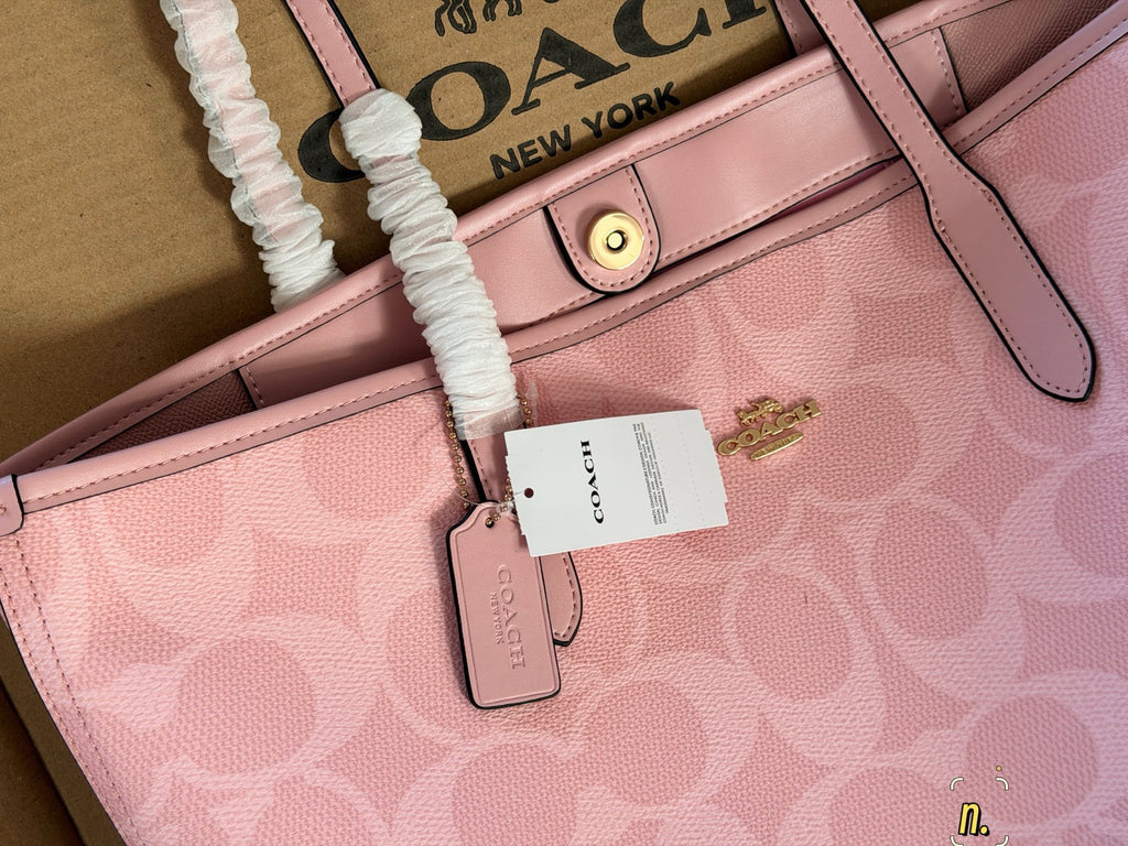 Preloved COACH city tote bag NWOT CAL49